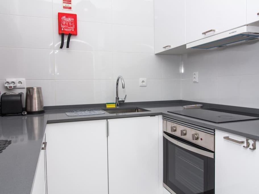 Central Apartment - Pool And Sea View & Albufeira Center Екстериор снимка