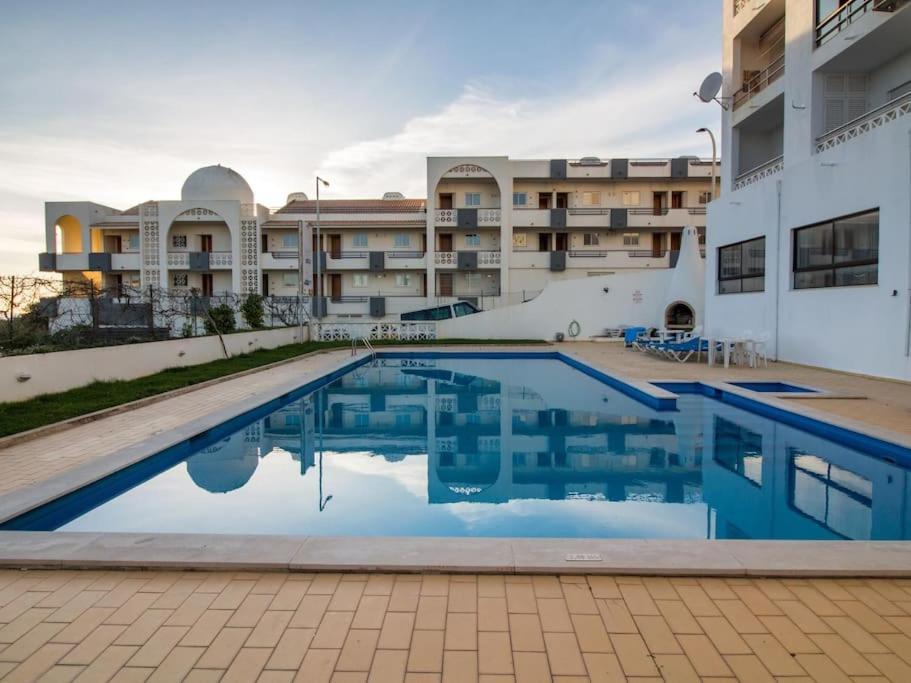 Central Apartment - Pool And Sea View & Albufeira Center Екстериор снимка